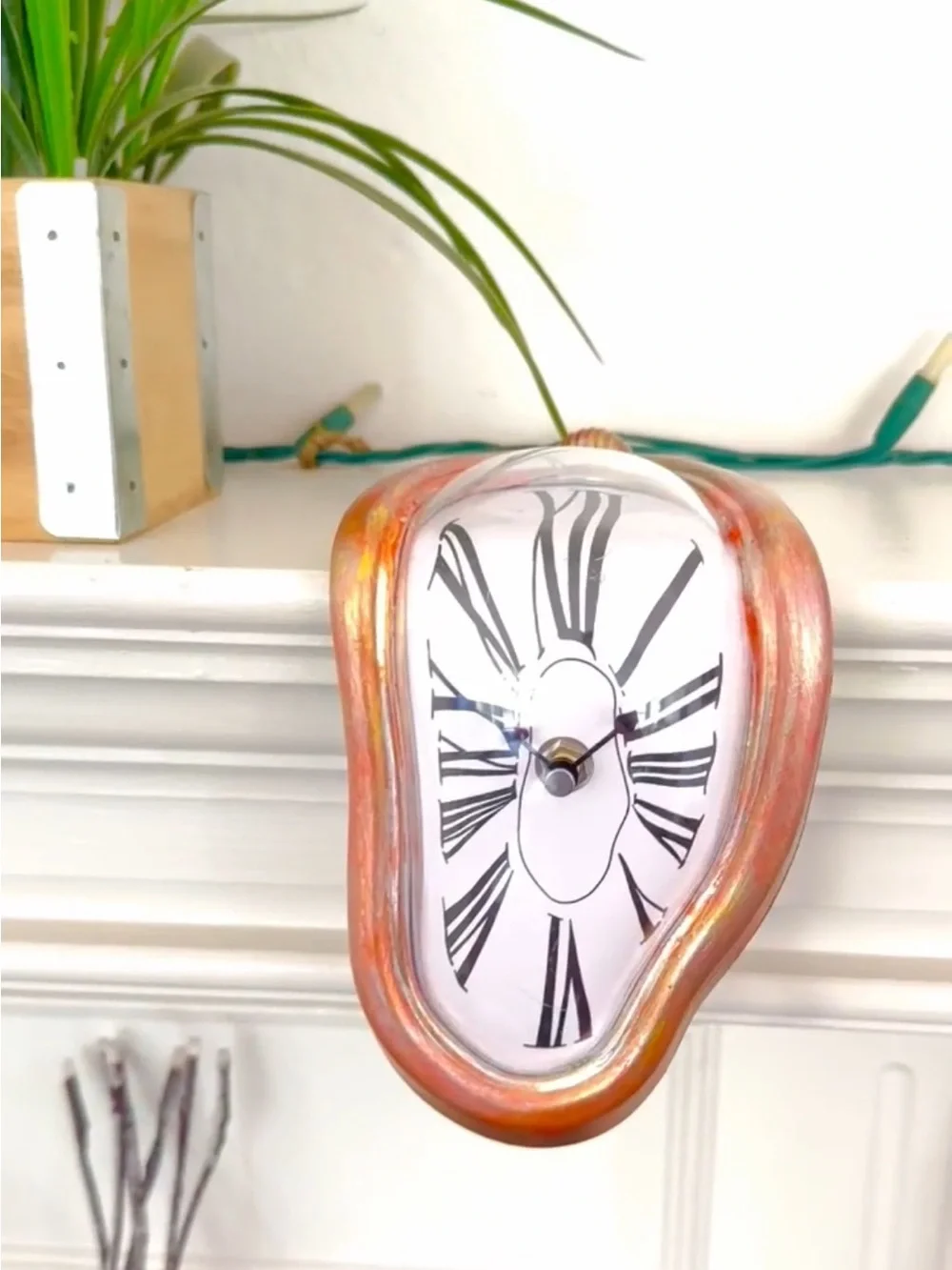 Hand painted melting clock - Picture 5 of 8